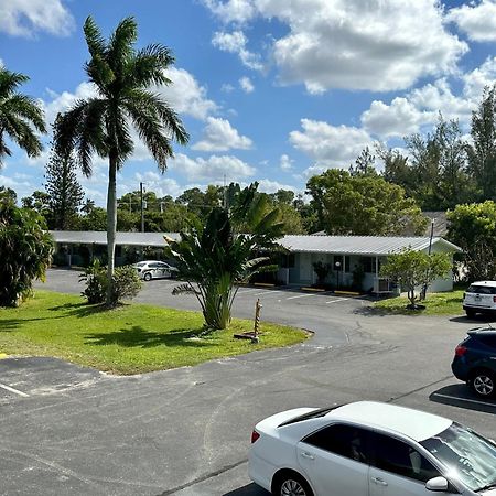 Conty'S Motel Naples Manor 외부 사진