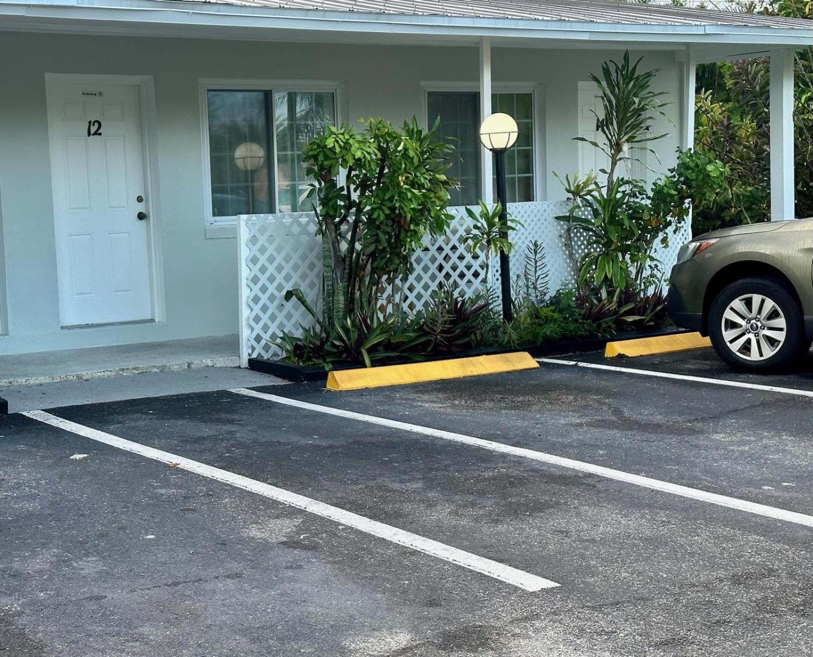 Conty'S Motel Naples Manor 외부 사진