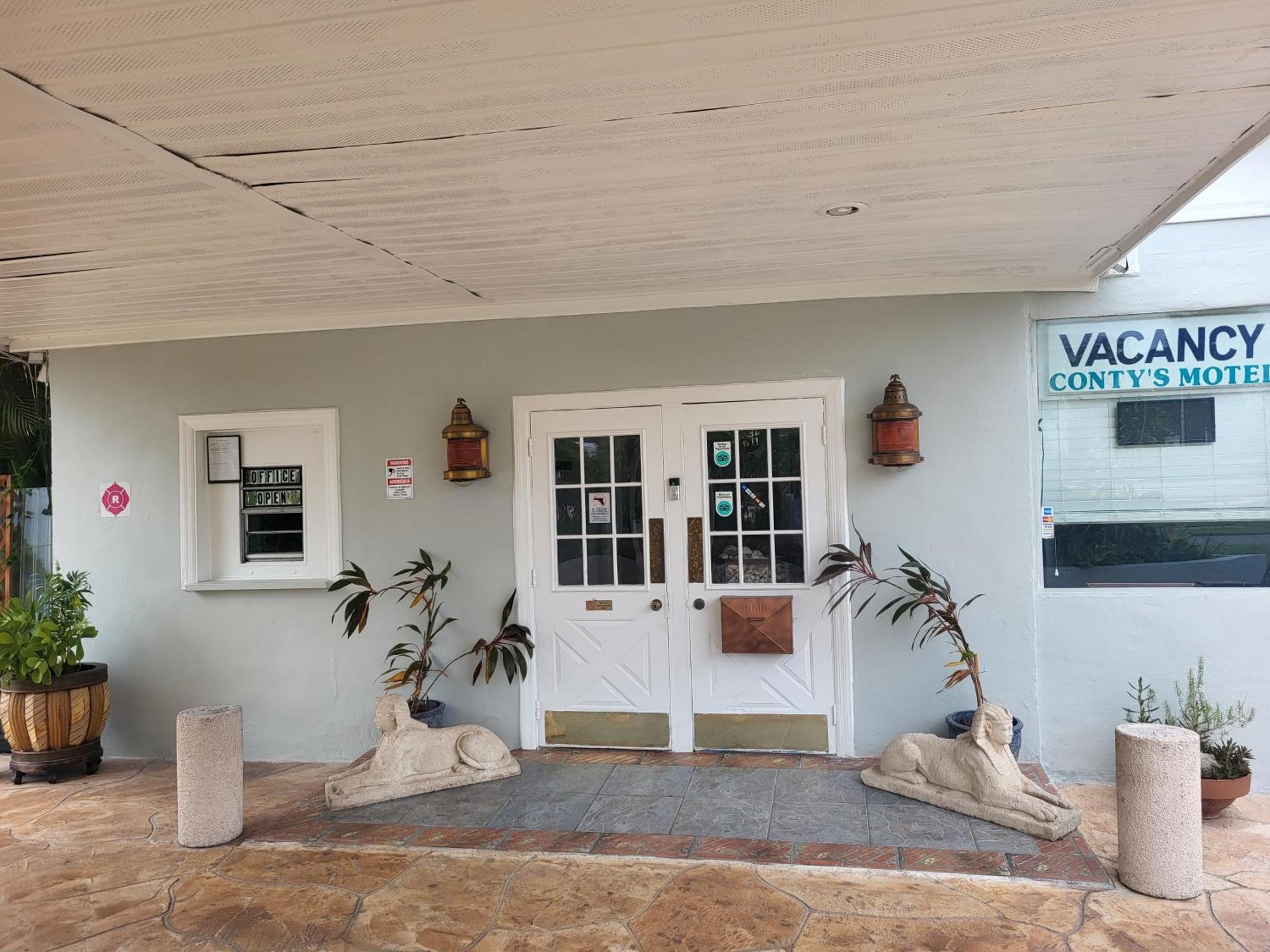 Conty'S Motel Naples Manor 외부 사진
