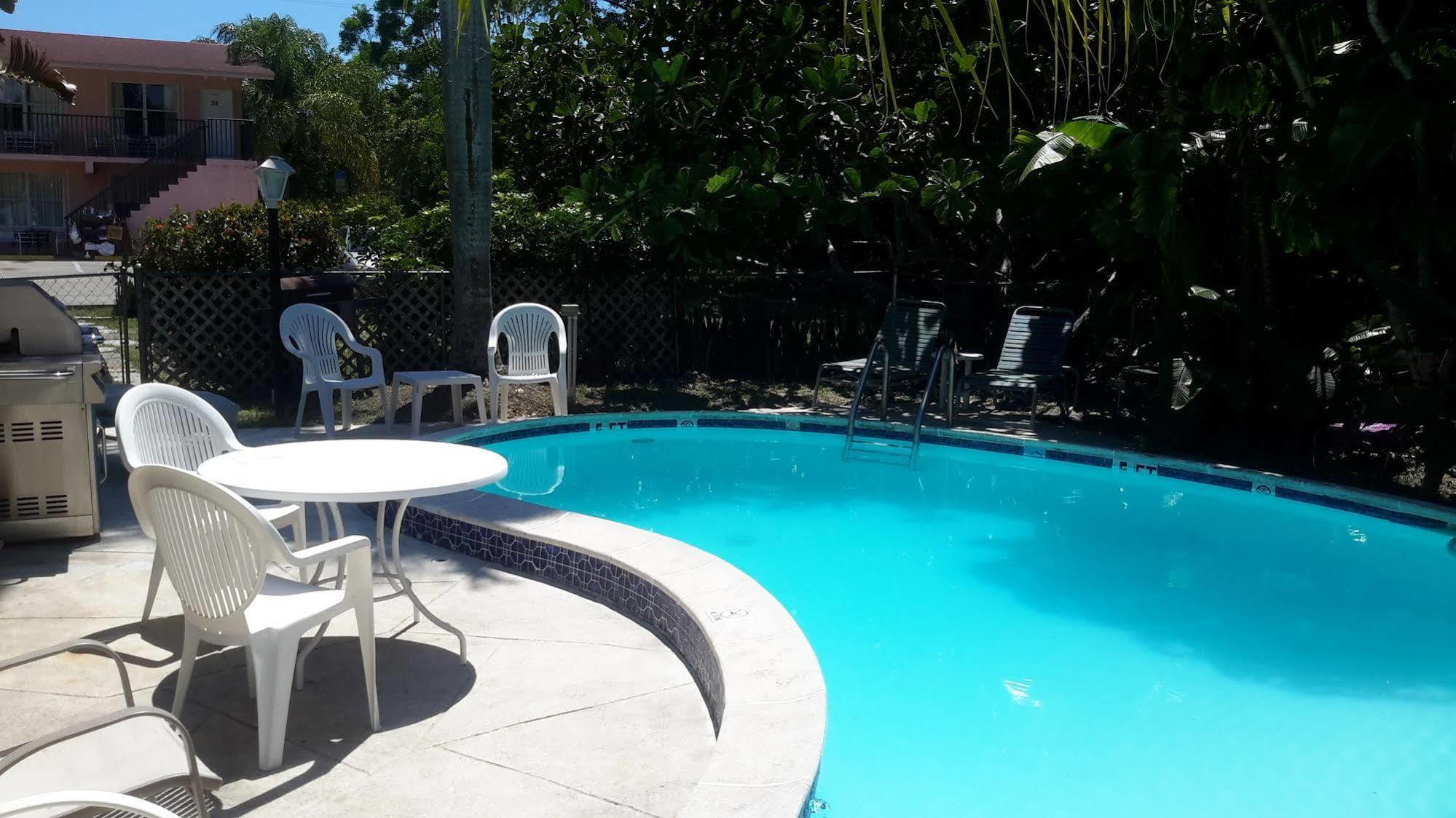 Conty'S Motel Naples Manor 외부 사진