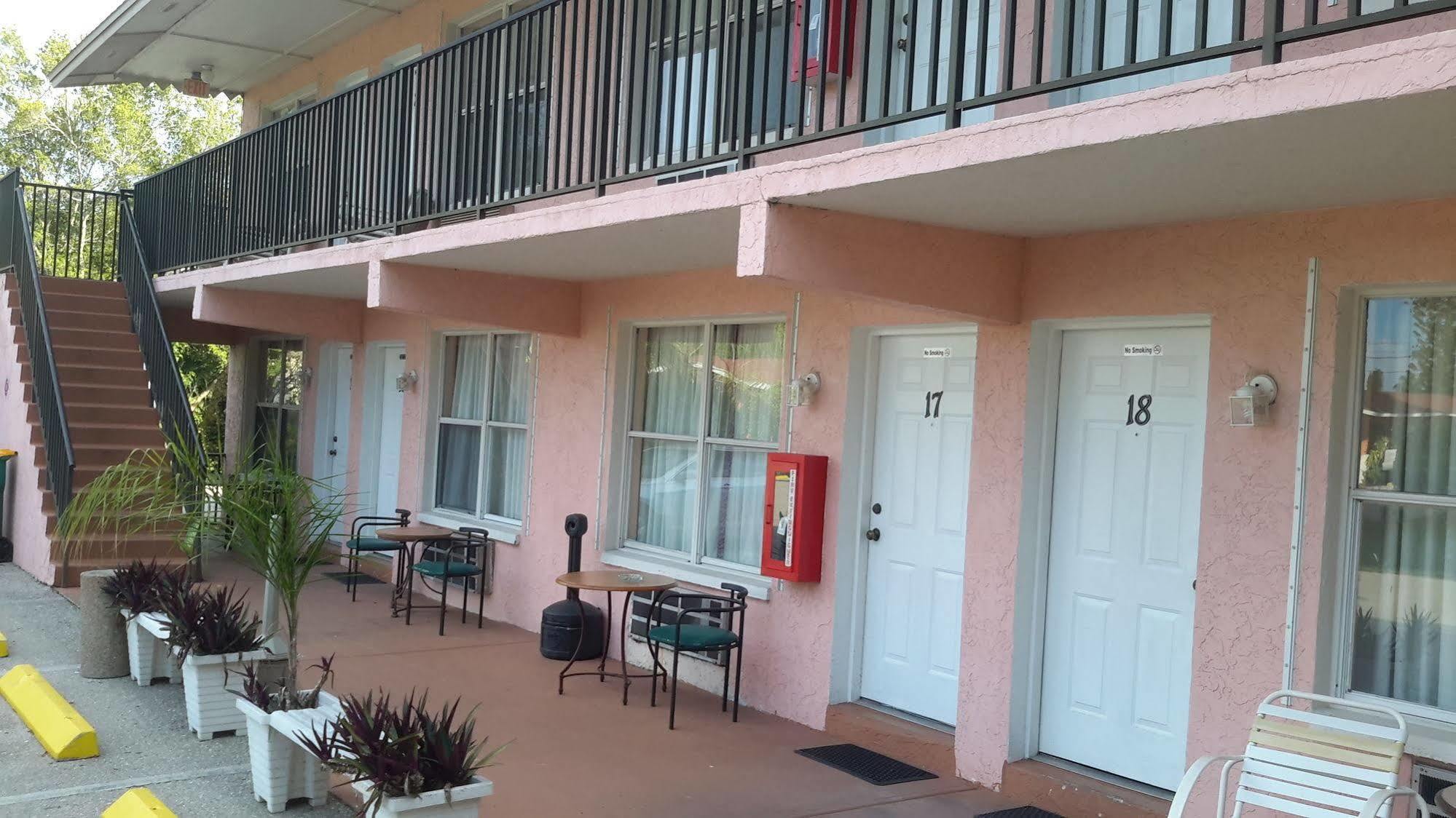 Conty'S Motel Naples Manor 외부 사진